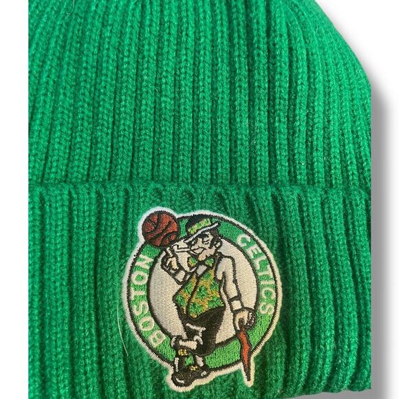 New Era Boston Celtics Knit Beanie Hat Cap Cuff Pom Lined Wool NBA Basketball - Picture 4 of 13